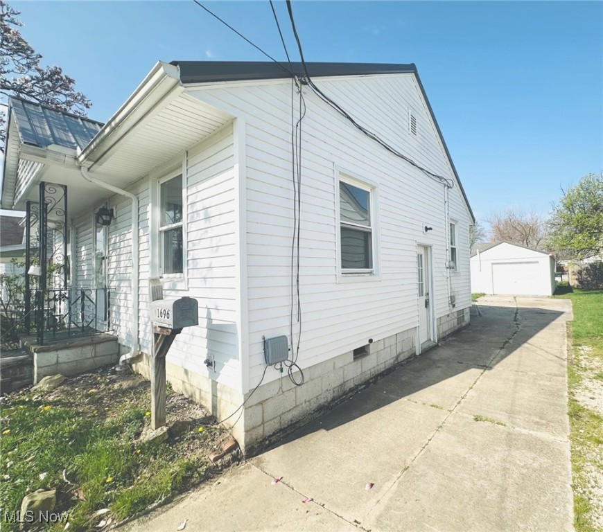 1696 Douglas Road, Wickliffe, Ohio image 2