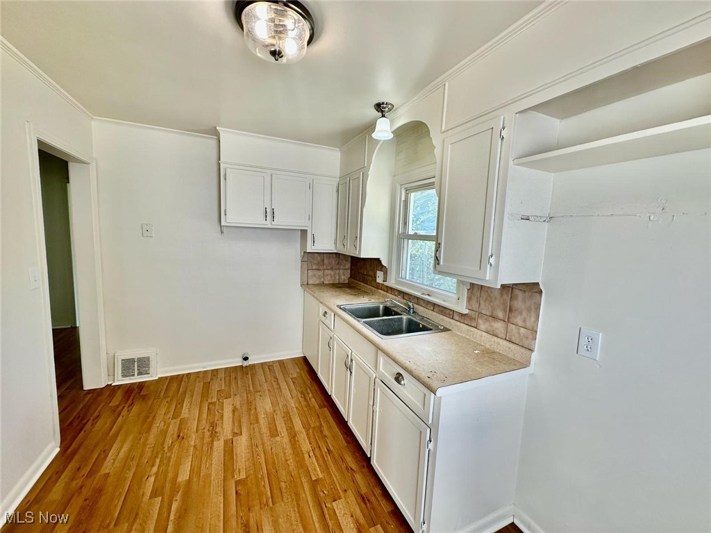 1696 Douglas Road, Wickliffe, Ohio image 4