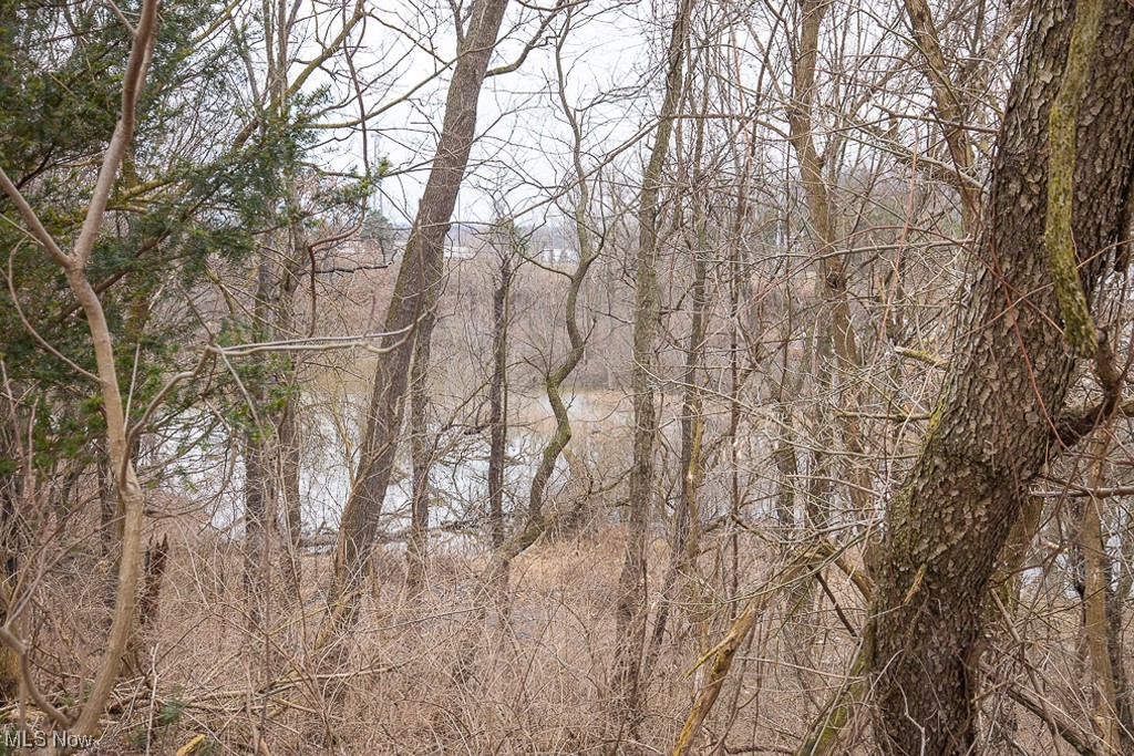 Akron Assoc Co 01 - Residential