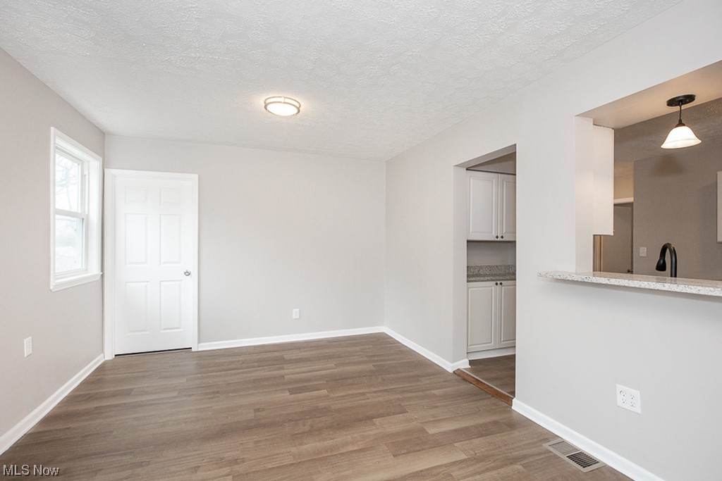 Akron Assoc Co 01 - Residential