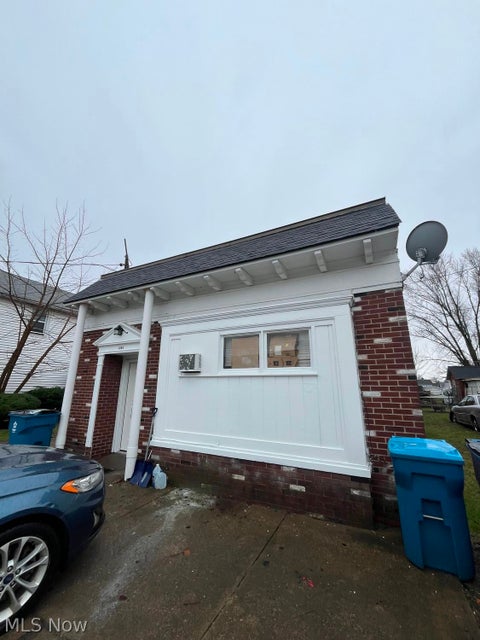 Photo for 1305 W 9th Street
