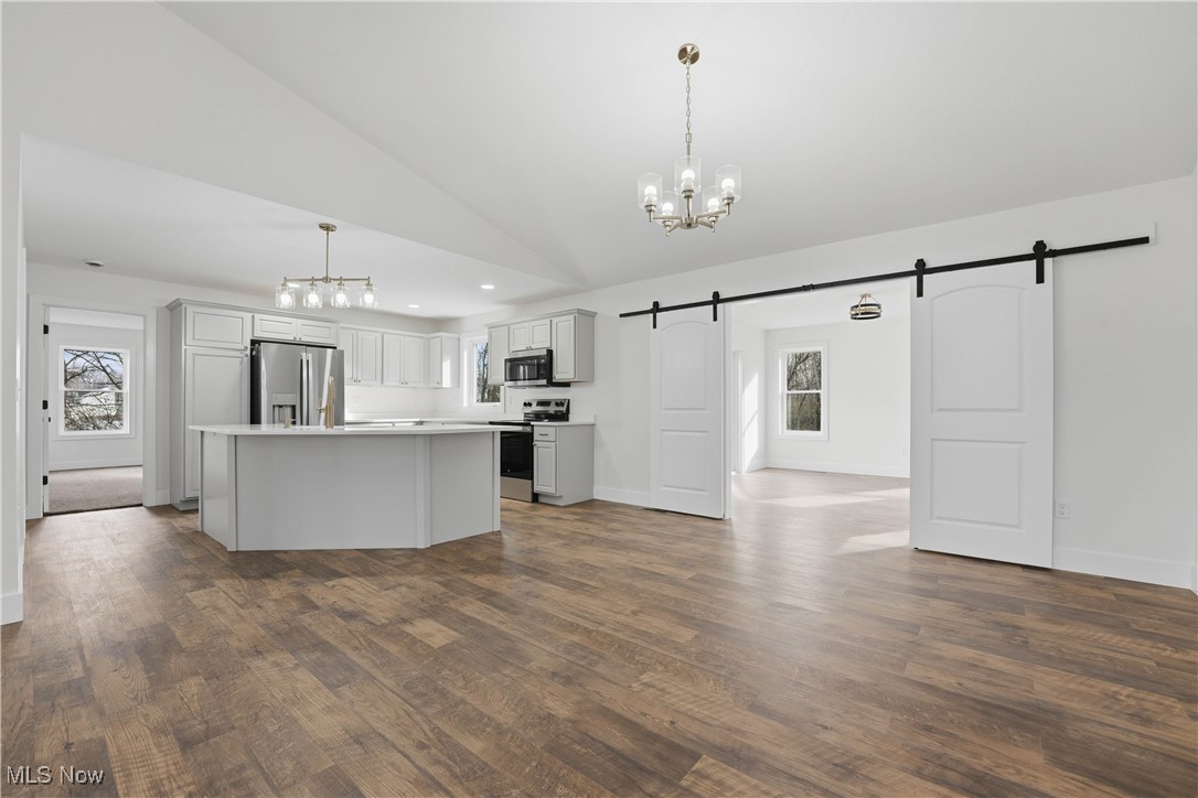 VIENNA WOODS - Residential