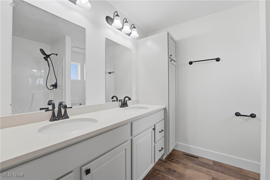 VIENNA WOODS - Residential