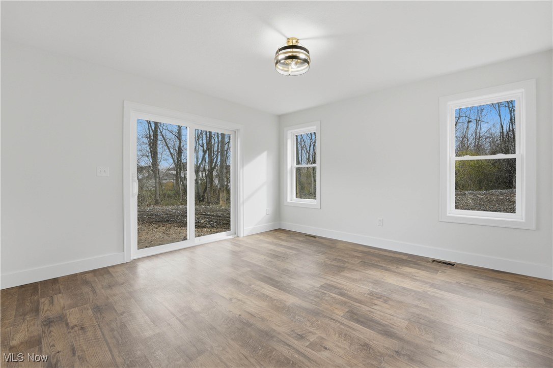 VIENNA WOODS - Residential