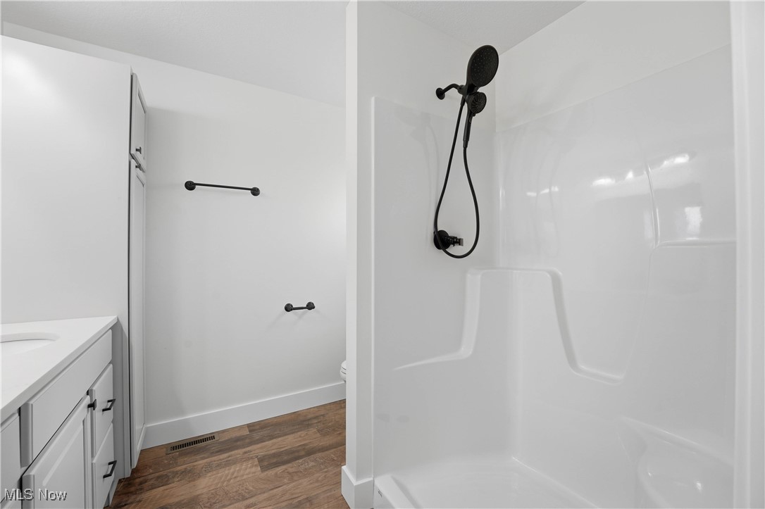 VIENNA WOODS - Residential