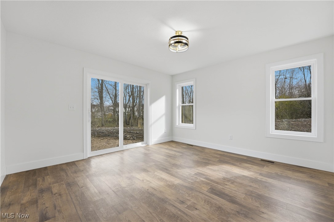 VIENNA WOODS - Residential