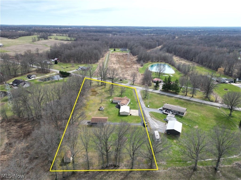 Photo of 14086 Ellsworth Road, Berlin Center, OH 44401 (MLS # 5195332)