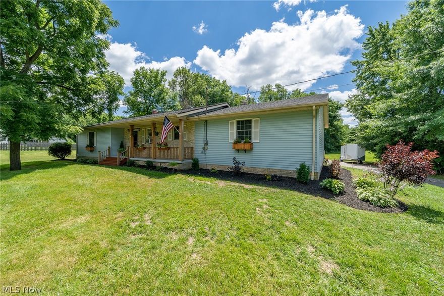 Ranch with full basement! Wooded one acre lot backs to Walden Farms. Very private. No fees. Great downsize one level home with endless potential!