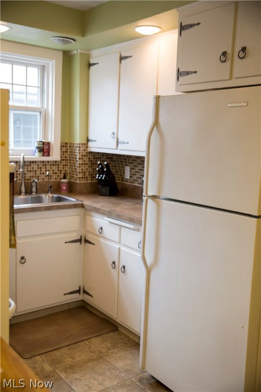 Main image without alt text