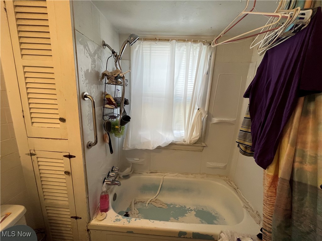 16701 Raymond Street, Maple Heights, Ohio image 8