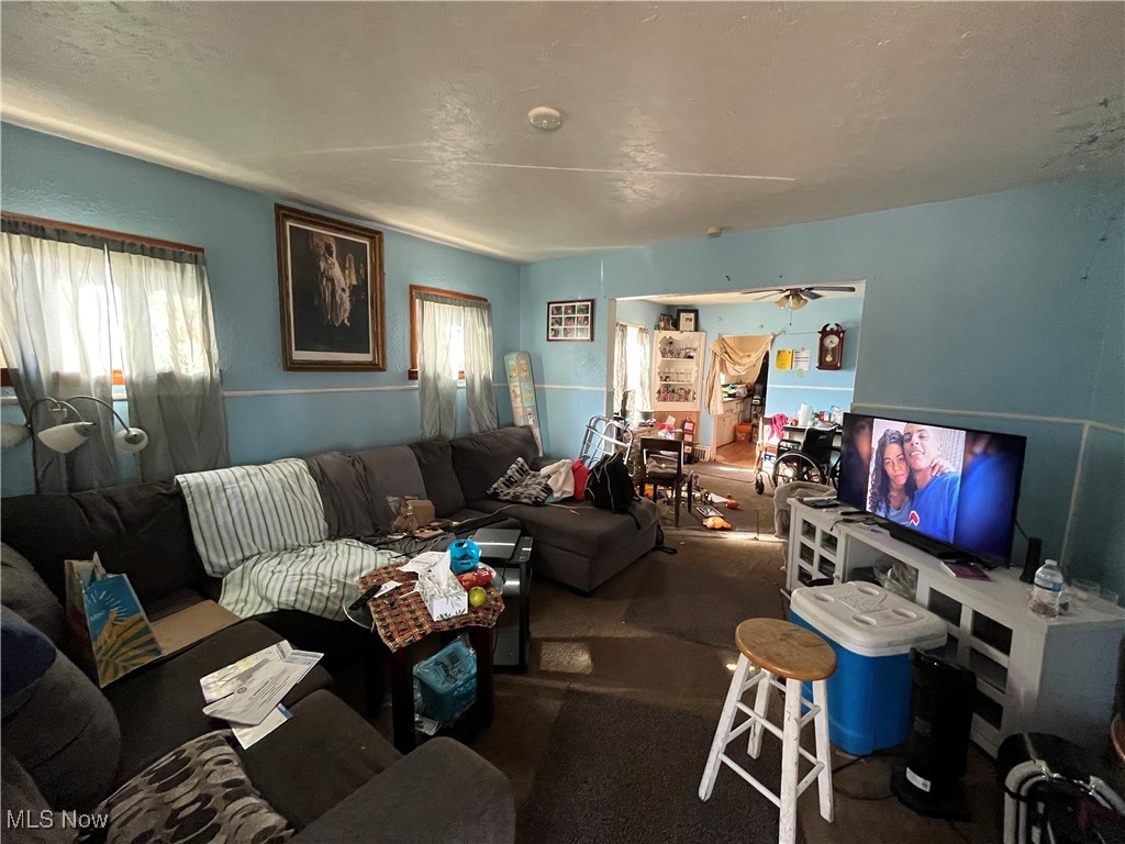 16701 Raymond Street, Maple Heights, Ohio image 4