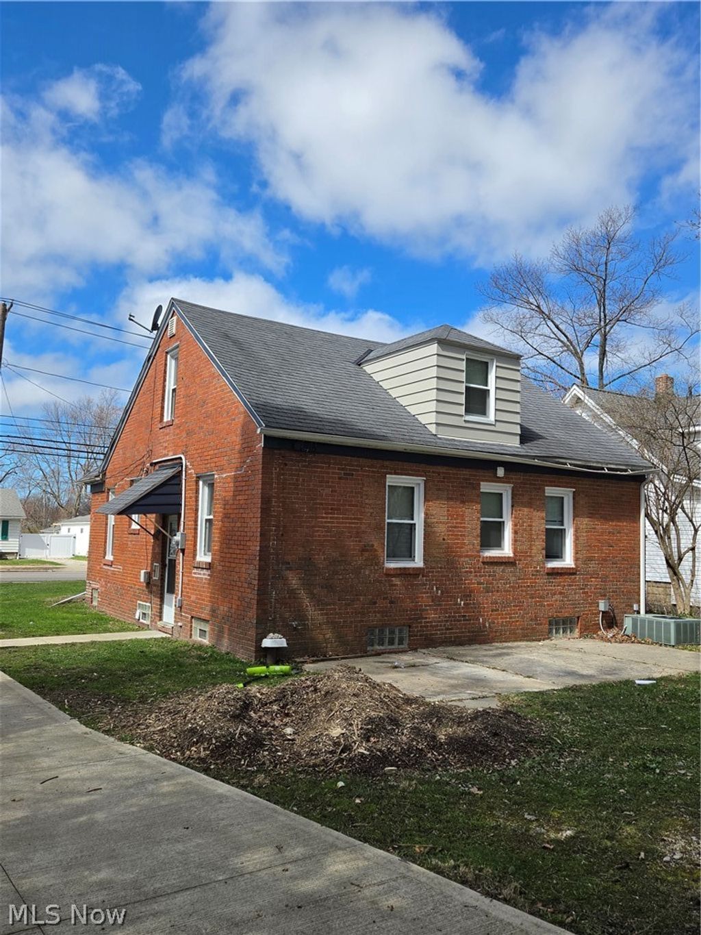 Photo of 1275 S Green Road, South Euclid, OH 44121 (MLS # 5196997)