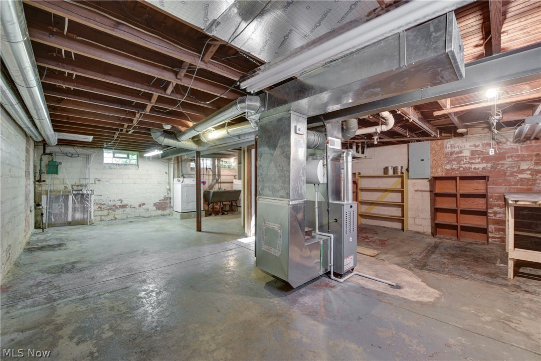 Elmwood Realty Cos Elmwood Be - Residential