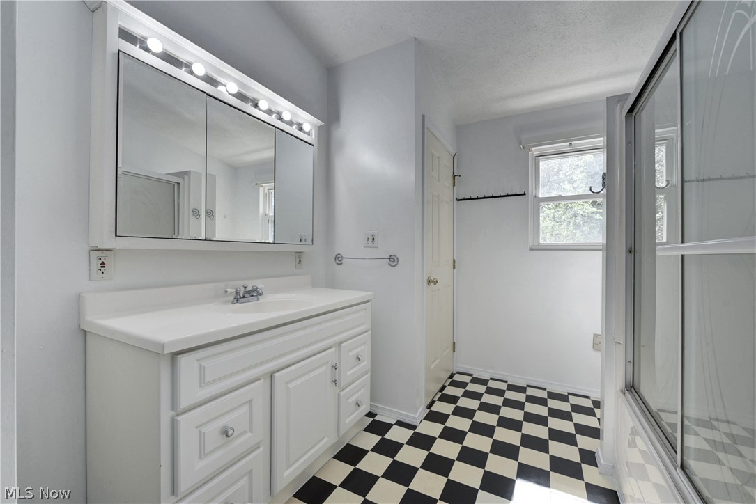 Elmwood Realty Cos Elmwood Be - Residential