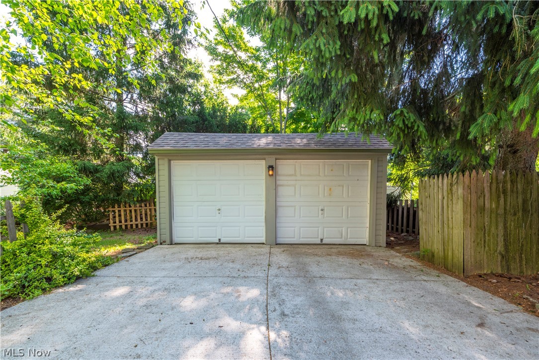 Elmwood Realty Cos Elmwood Be - Residential