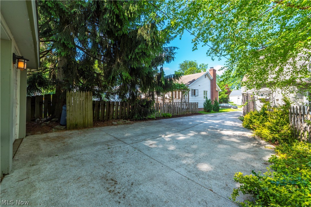 Elmwood Realty Cos Elmwood Be - Residential