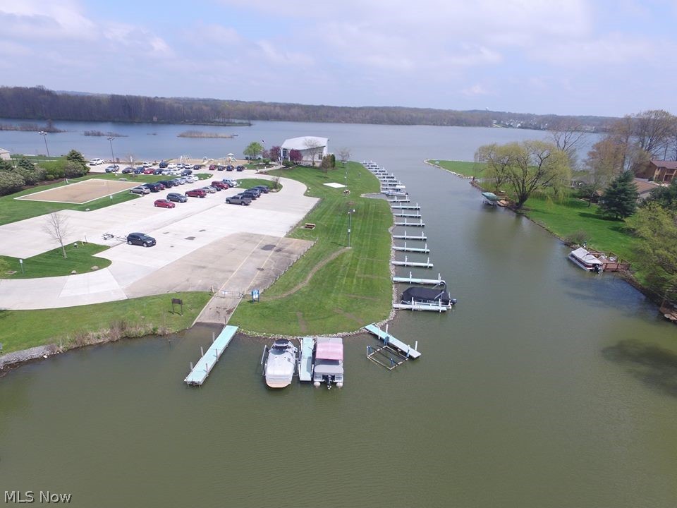 Aurora Shores - Residential