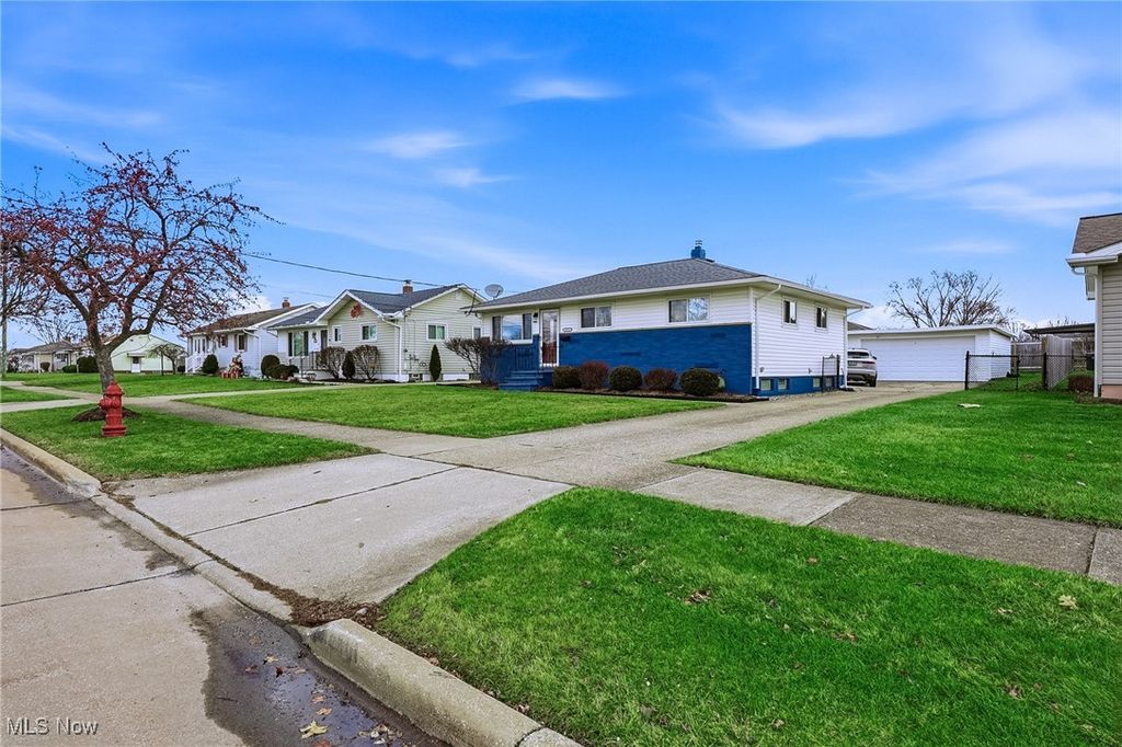 Photo of 6131 Hardin Drive, Brook Park, OH 44142 (MLS # 5179529)