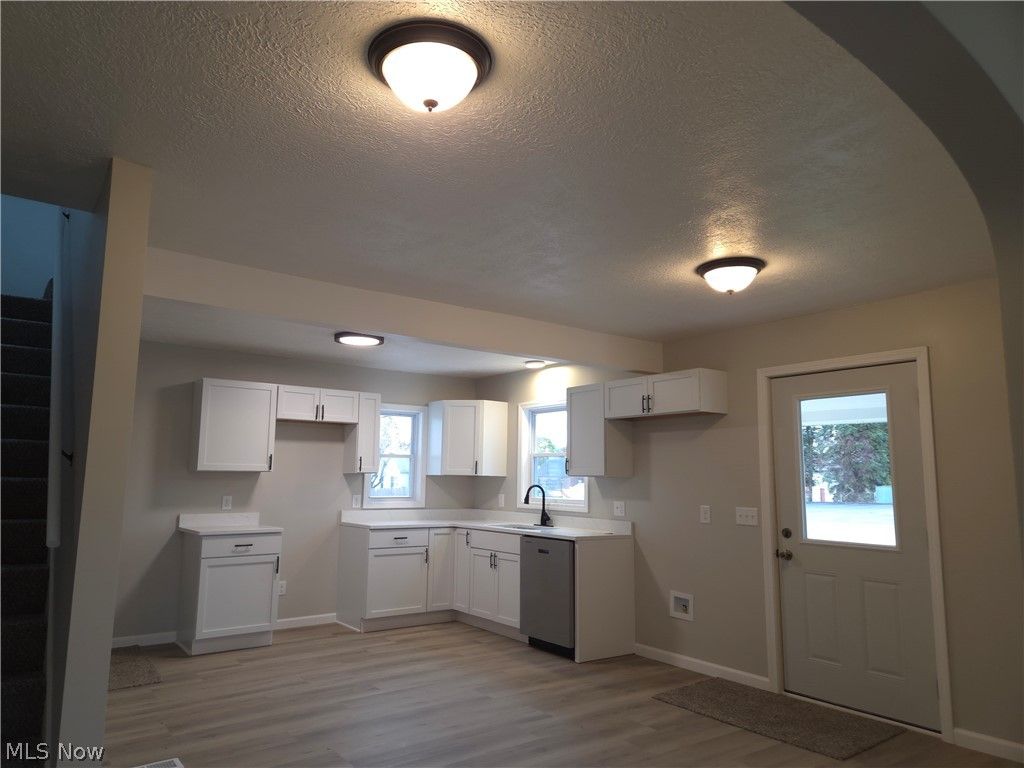 Photo of 700 Whipple Avenue NW, Canton, OH 44708 (MLS # 5203520)