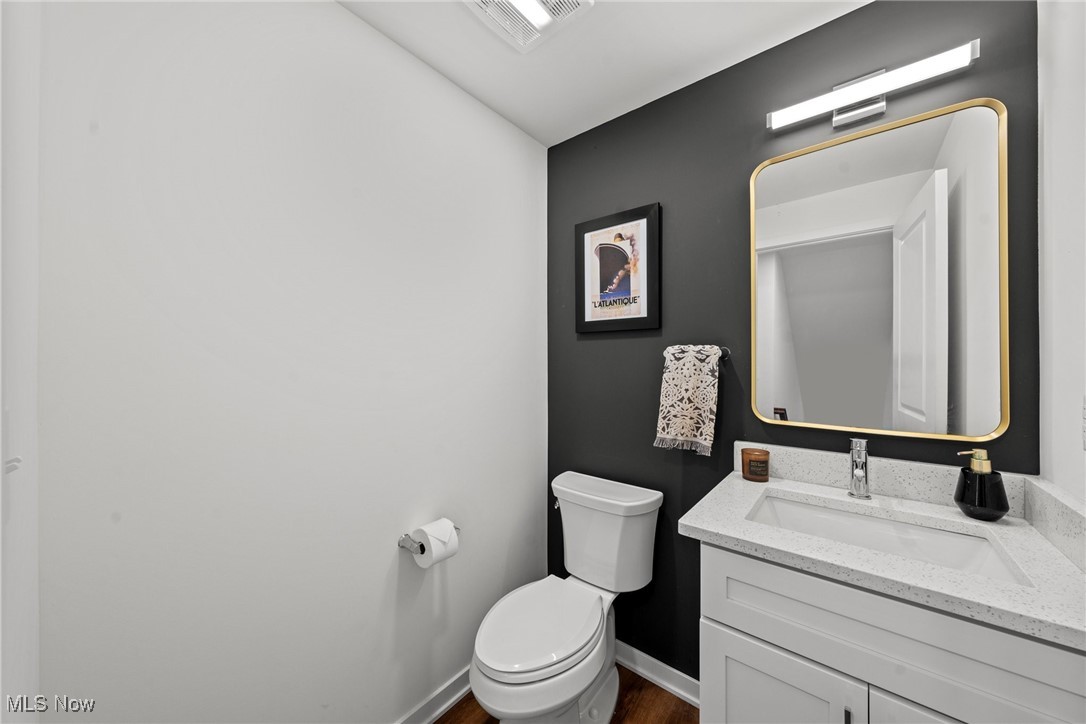 Cleveland, Ohio 44113, United States, 3 Bedrooms Bedrooms, ,3 BathroomsBathrooms,Residential,Active,169903