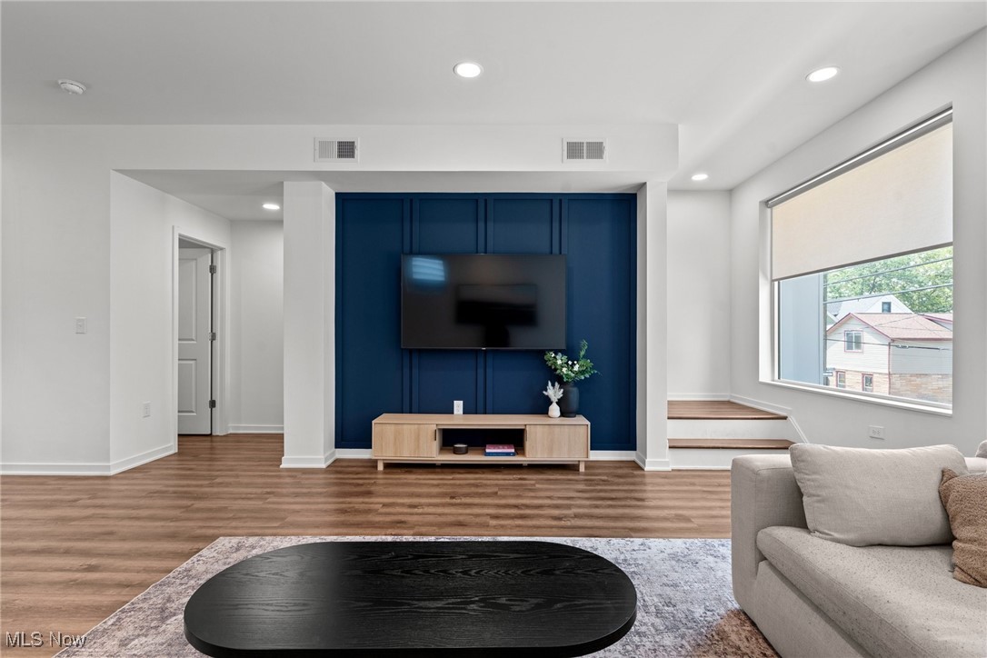 Cleveland, Ohio 44113, United States, 3 Bedrooms Bedrooms, ,3 BathroomsBathrooms,Residential,Active,169903