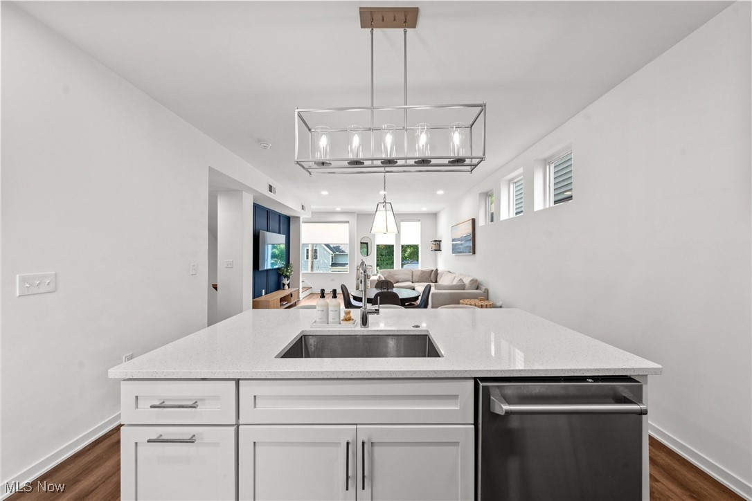 Cleveland, Ohio 44113, United States, 3 Bedrooms Bedrooms, ,3 BathroomsBathrooms,Residential,Active,169903