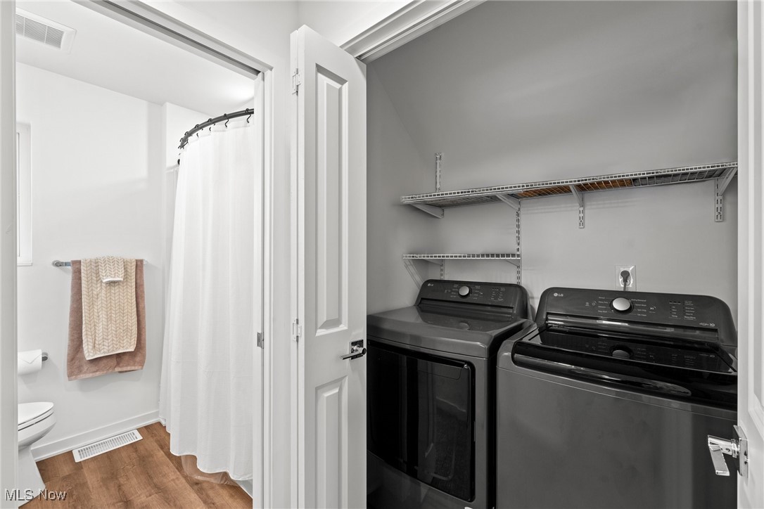 Cleveland, Ohio 44113, United States, 3 Bedrooms Bedrooms, ,3 BathroomsBathrooms,Residential,Active,169903