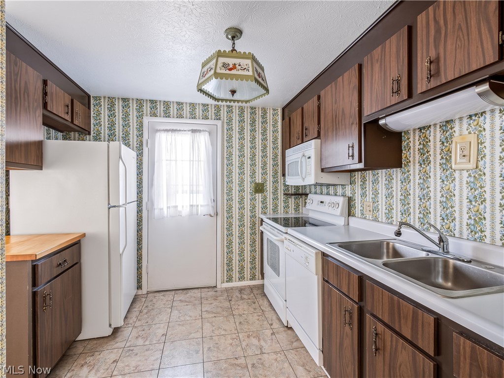 Huntington Park Condo - Residential