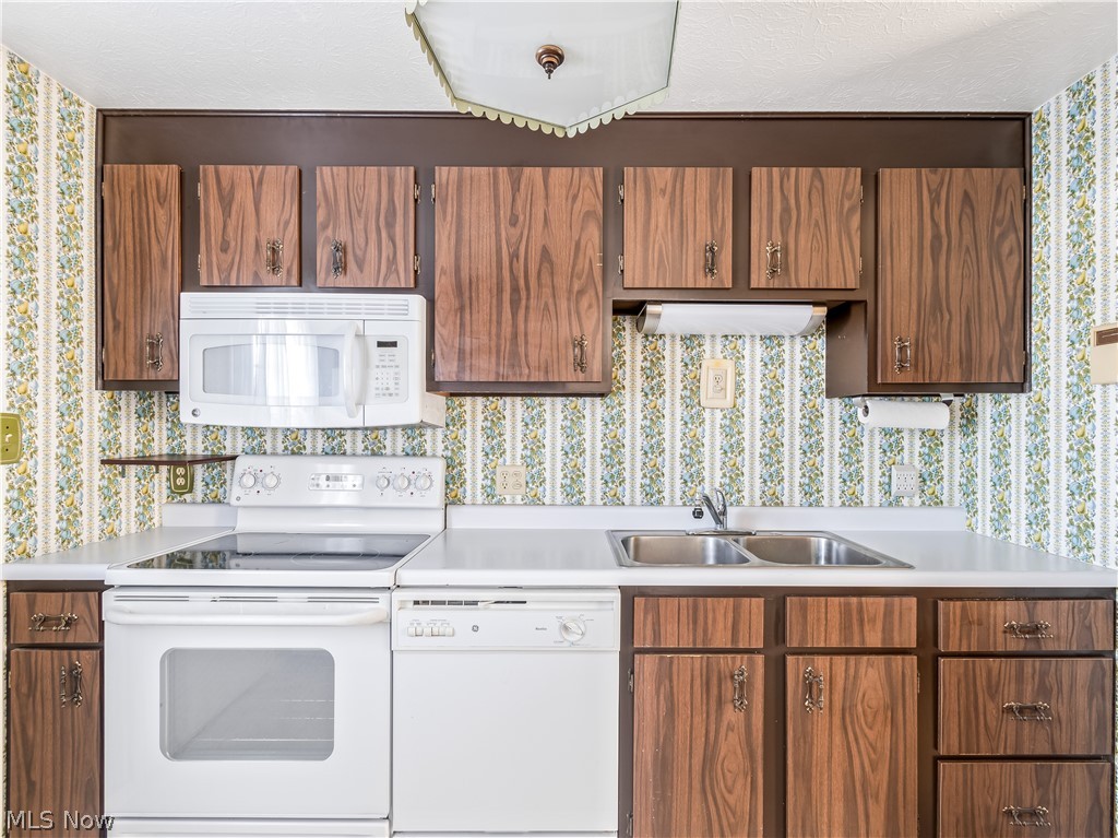 Huntington Park Condo - Residential