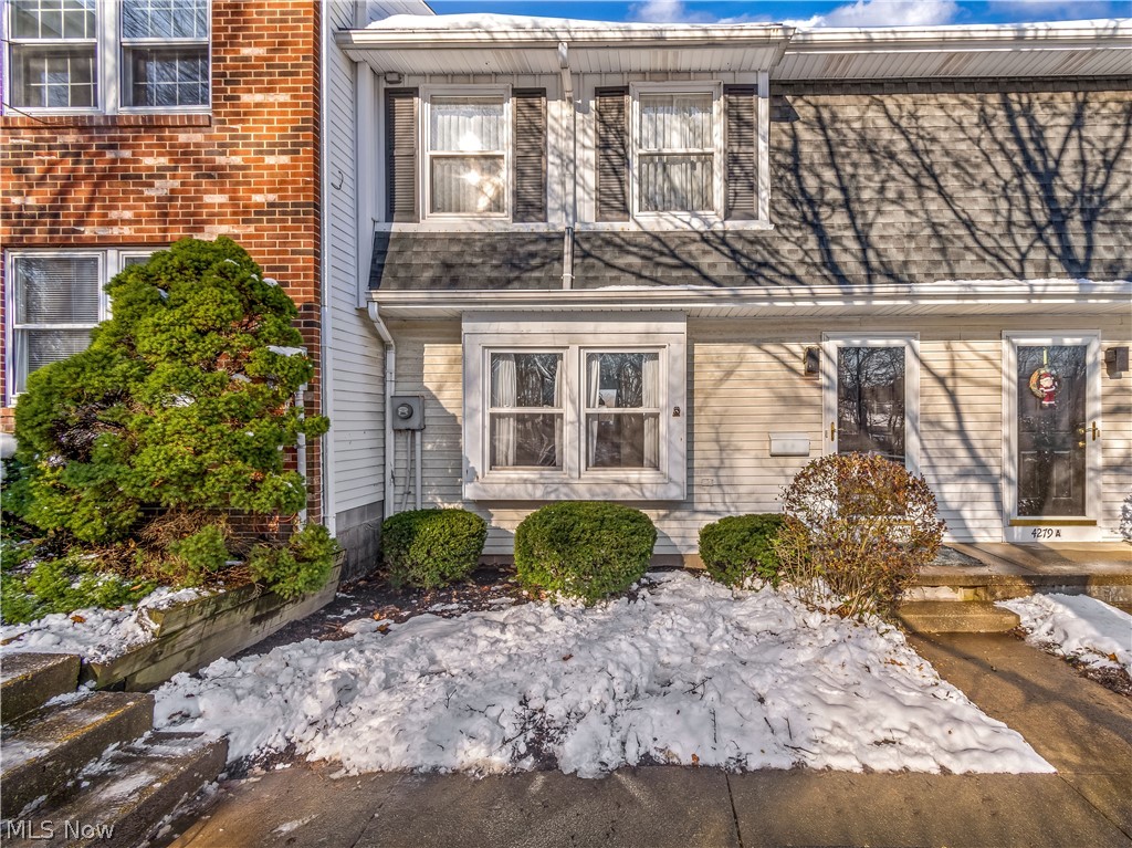 Huntington Park Condo - Residential