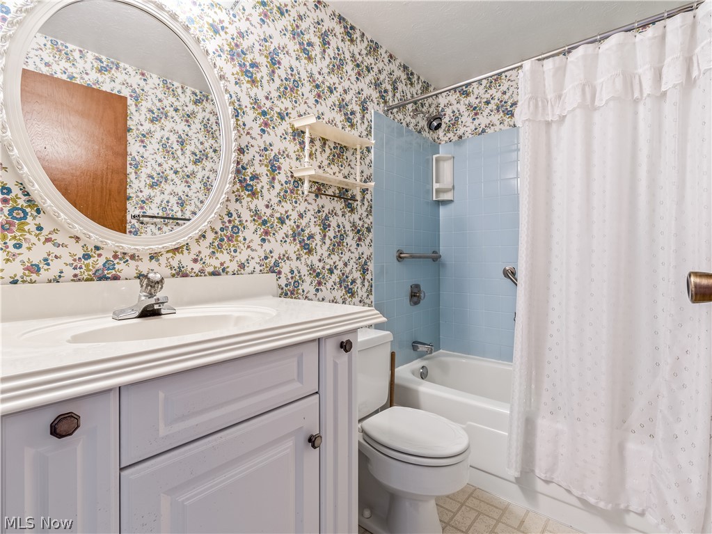 Huntington Park Condo - Residential