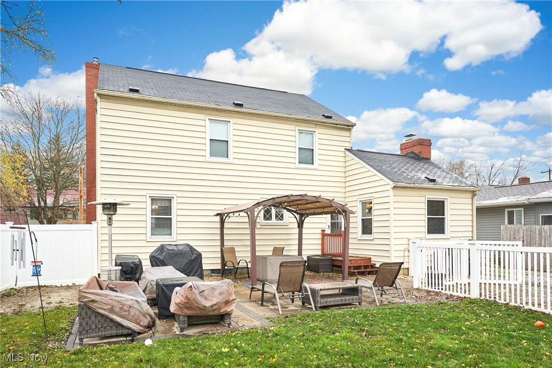 Akron, Ohio 44313, United States, 3 Bedrooms Bedrooms, ,3 BathroomsBathrooms,Residential,Contingent,103942