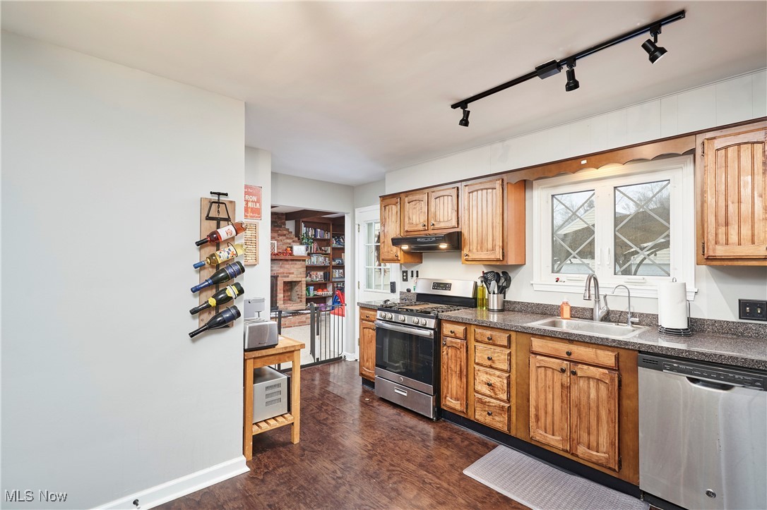 Akron, Ohio 44313, United States, 3 Bedrooms Bedrooms, ,3 BathroomsBathrooms,Residential,Contingent,103942