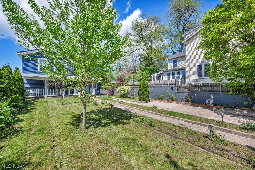 Rhodes & Coffinberrys Allotme - Residential