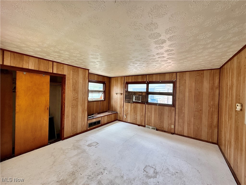 130 N Pleasant Avenue, Niles, Ohio image 6