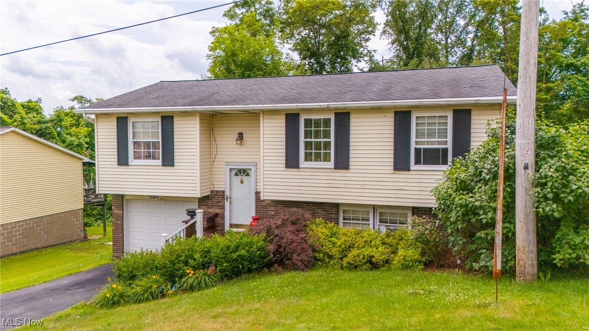 Beautifully remodeled 3-bedroom, 1.5-bath split-level home featuring 912 sq ft of main living space plus an additional 209 sq ft of finished basement—perfect for a rec room, home office, or optional fourth bedroom.
Priced at $174,000, this move-in ready property showcases a fully updated kitchen and bathrooms, along with new flooring throughout. The functional layout offers comfortable everyday living with modern updates in every room.
Enjoy the outdoors on the rear deck, and take advantage of the attached garage for added convenience. Located on a quiet street in a well-kept Toronto, Ohio neighborhood, this home is a standout in its price range.