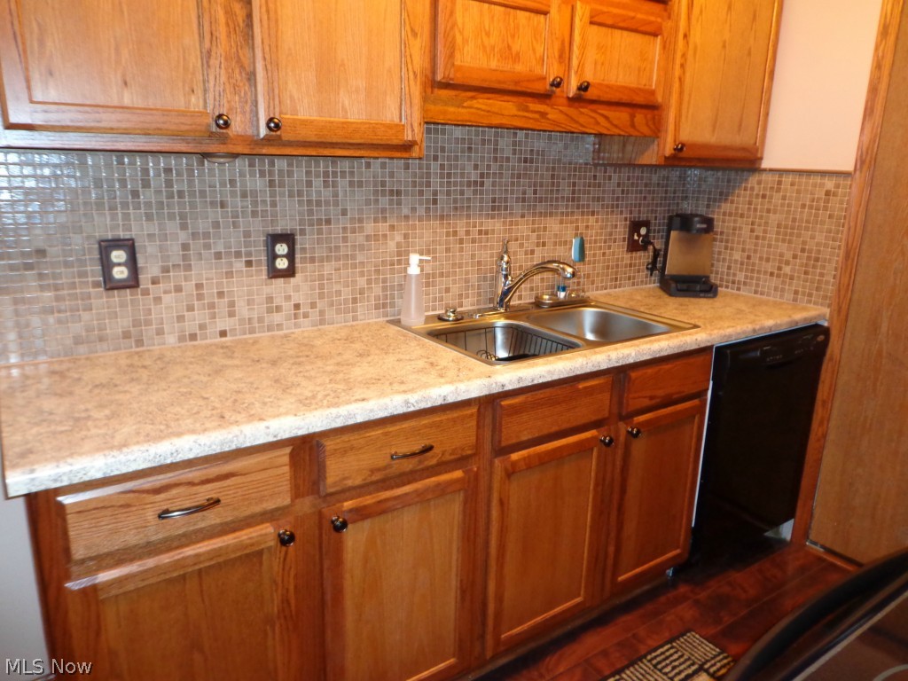 Cedarwood Vill Condo - Residential