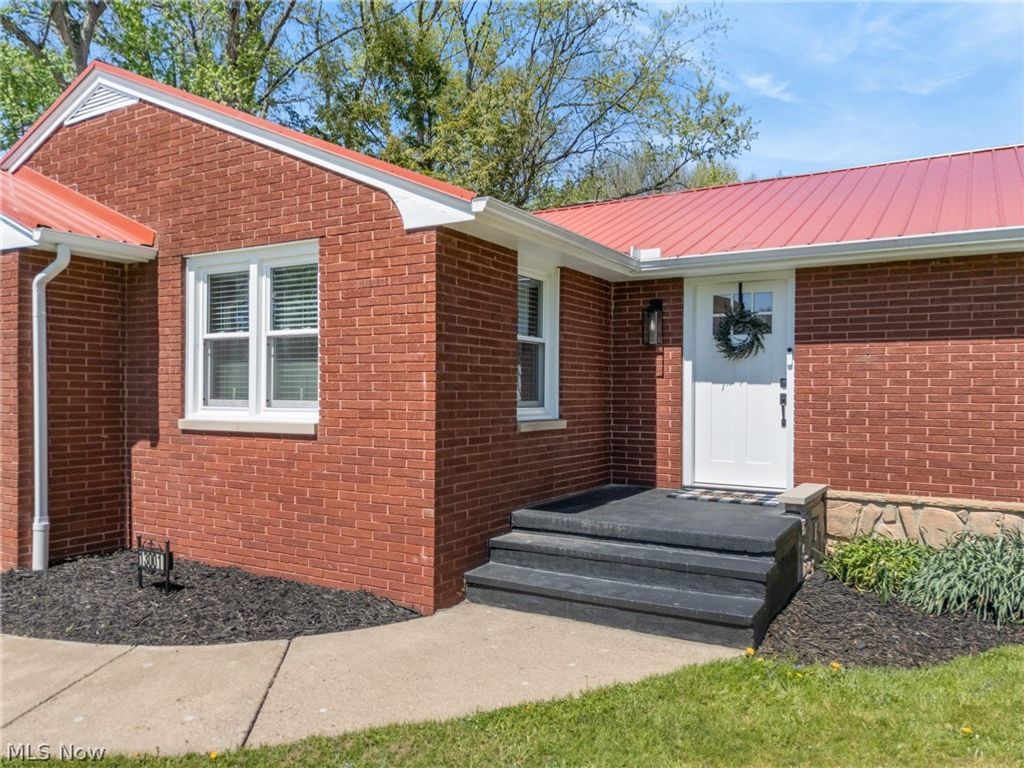 Photo of 13001 Beeson Street NE, Alliance, OH 44601 (MLS # 5202280)