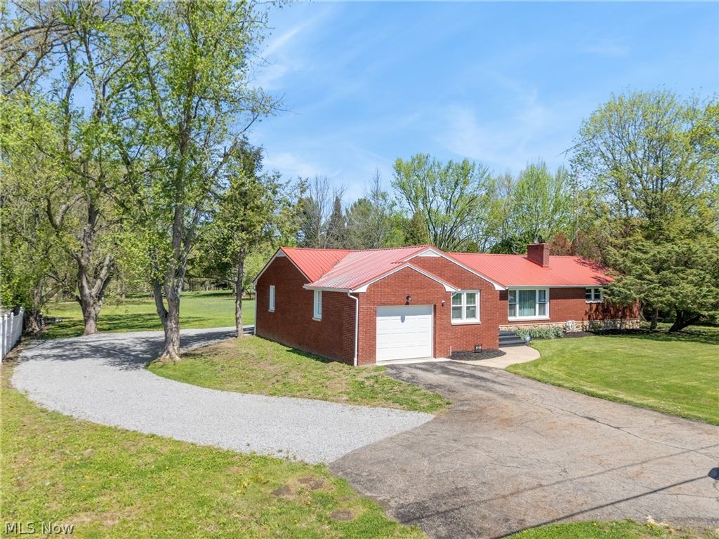 Photo of 13001 Beeson Street NE, Alliance, OH 44601 (MLS # 5202280)