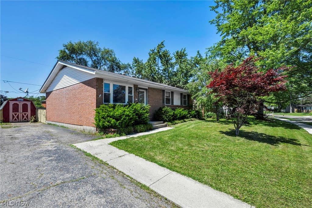Photo of 3401 Reaver Avenue, Grove City, OH 43123 (MLS # 5215822)