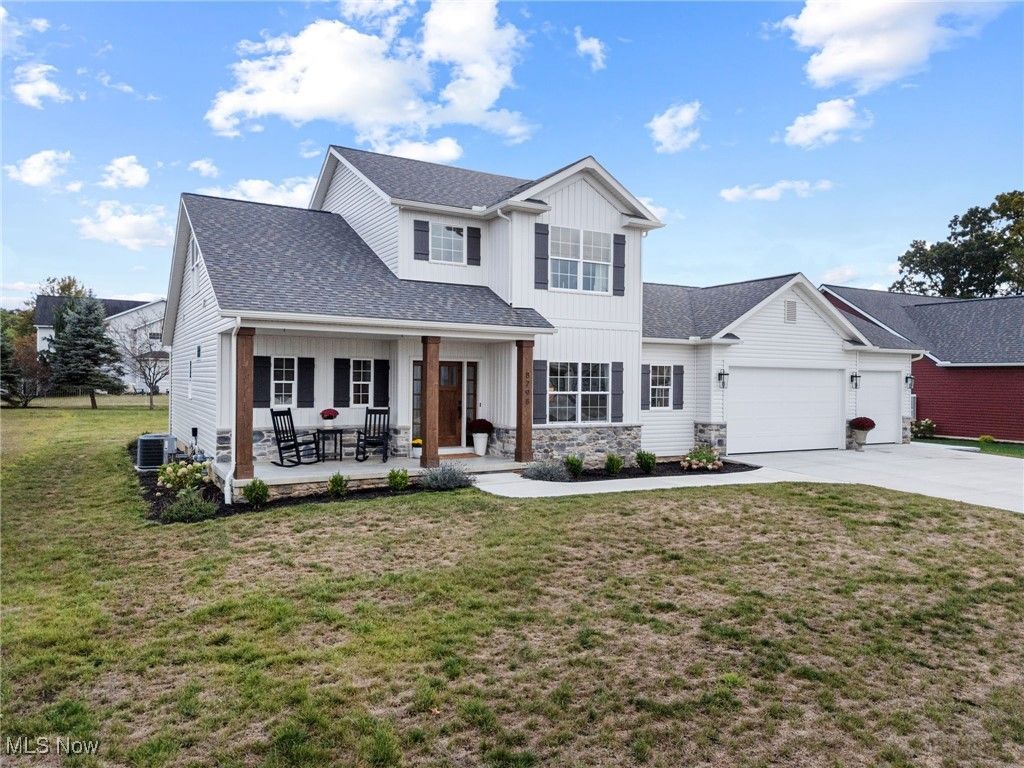 Photo of 8798 Stoneshire Street NW, Massillon, OH 44646 (MLS # 5168233)