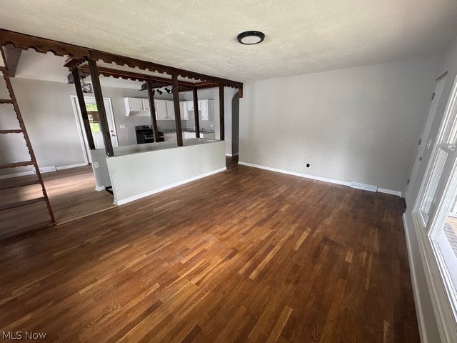 Photo of 972 NW Southern Boulevard, Warren, OH 44485 (MLS # 5223004)