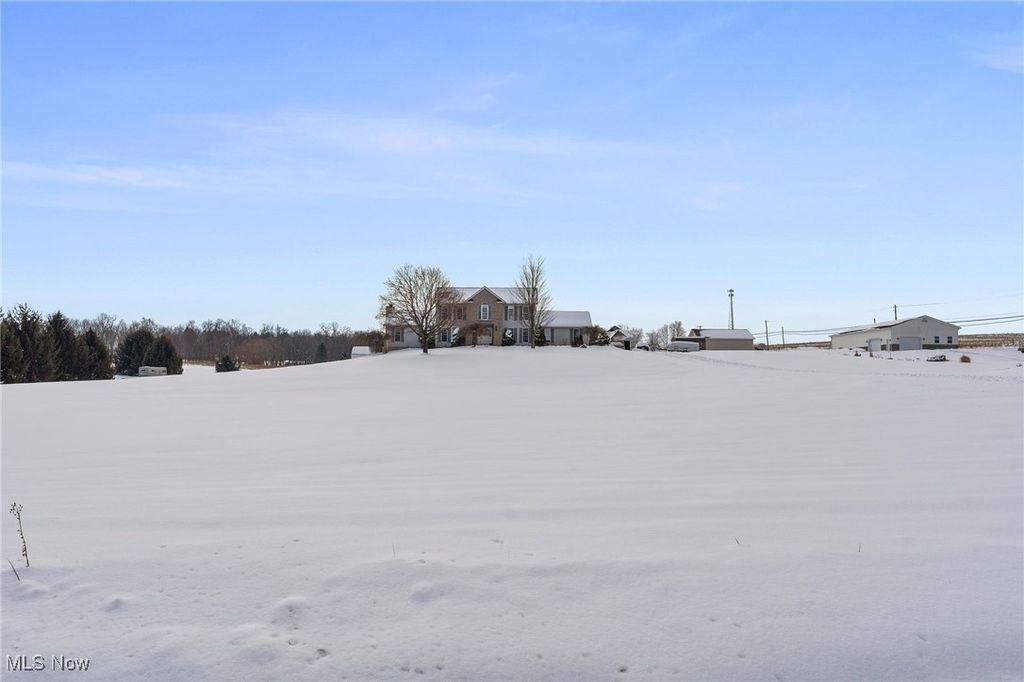 Photo of 14716 Lawmont Street, North Lawrence, OH 44666 (MLS # 5184770)