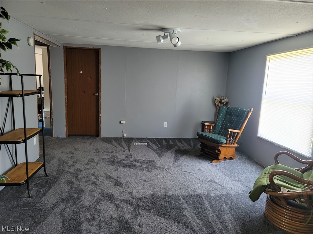 Colonial Oaks - Residential