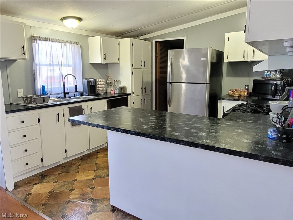 Colonial Oaks - Residential