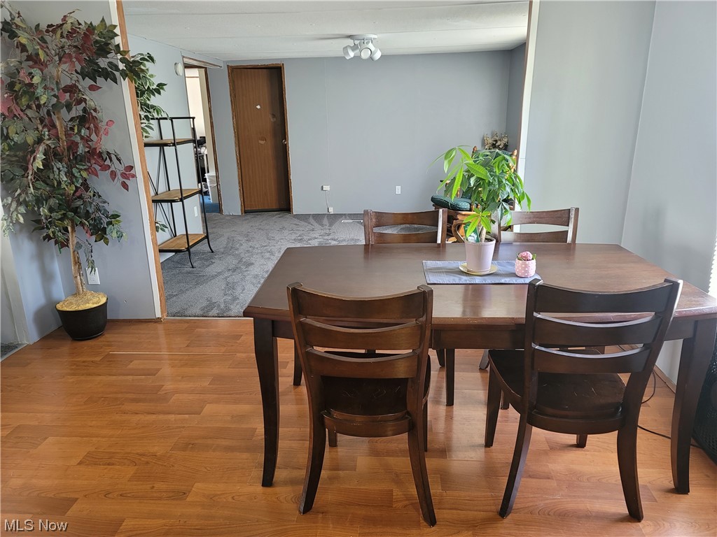 Colonial Oaks - Residential