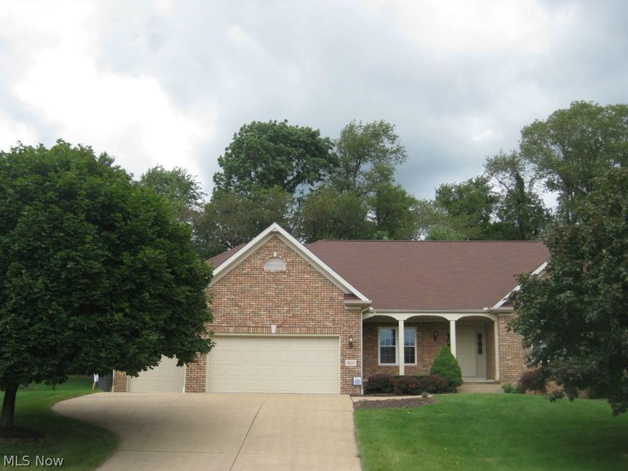 Inviting spacious ranch with 9' ceilings, granite kitchen w/island, stainless appliances, den with built ins and French door entry. Luxurious master bath with Jacuzzi, oversized walk-in closet and separate shower. Open floor plan with sun room, patio and private backyard and 3 car garage.