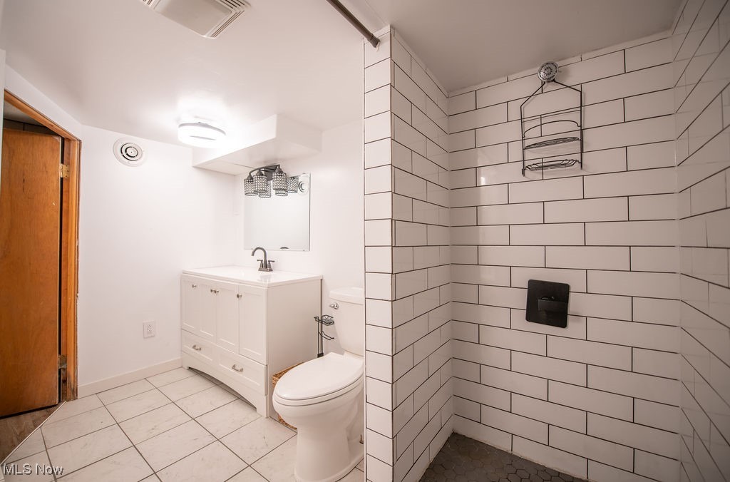 8015 Lake Drive, Sherrodsville, Ohio image 34
