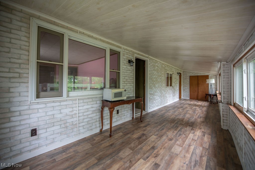 8015 Lake Drive, Sherrodsville, Ohio image 20
