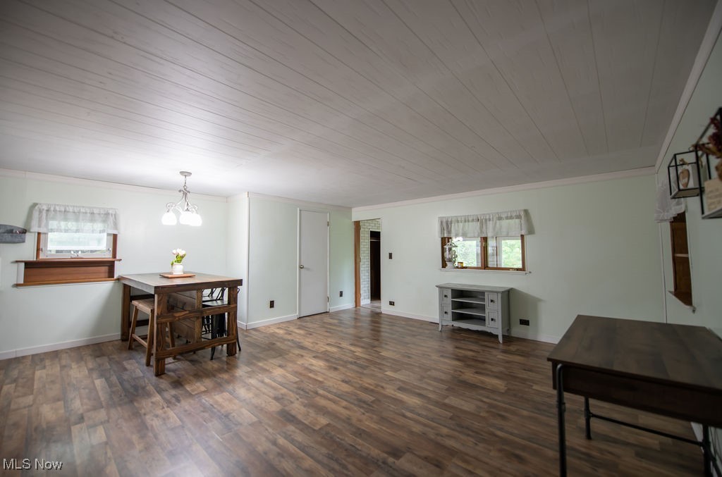 8015 Lake Drive, Sherrodsville, Ohio image 17